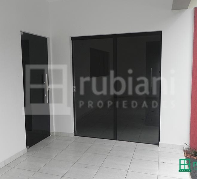 Juan-Carlos-Moreno-triplex-asuncion-rubiani-propiedades-venta-inmueble-1